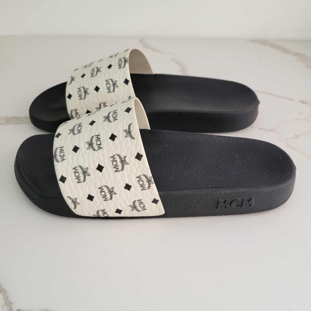 MCM Black and Cream Slides - Picture 6 of 7